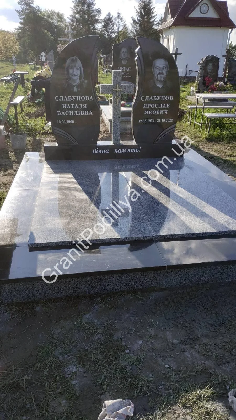 Подвійний пам'ятник з граніту - Кам'янець-Подільський | GranitPodillya